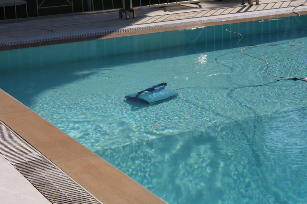 5 Signs Your Pool Cleaner Needs Maintenance